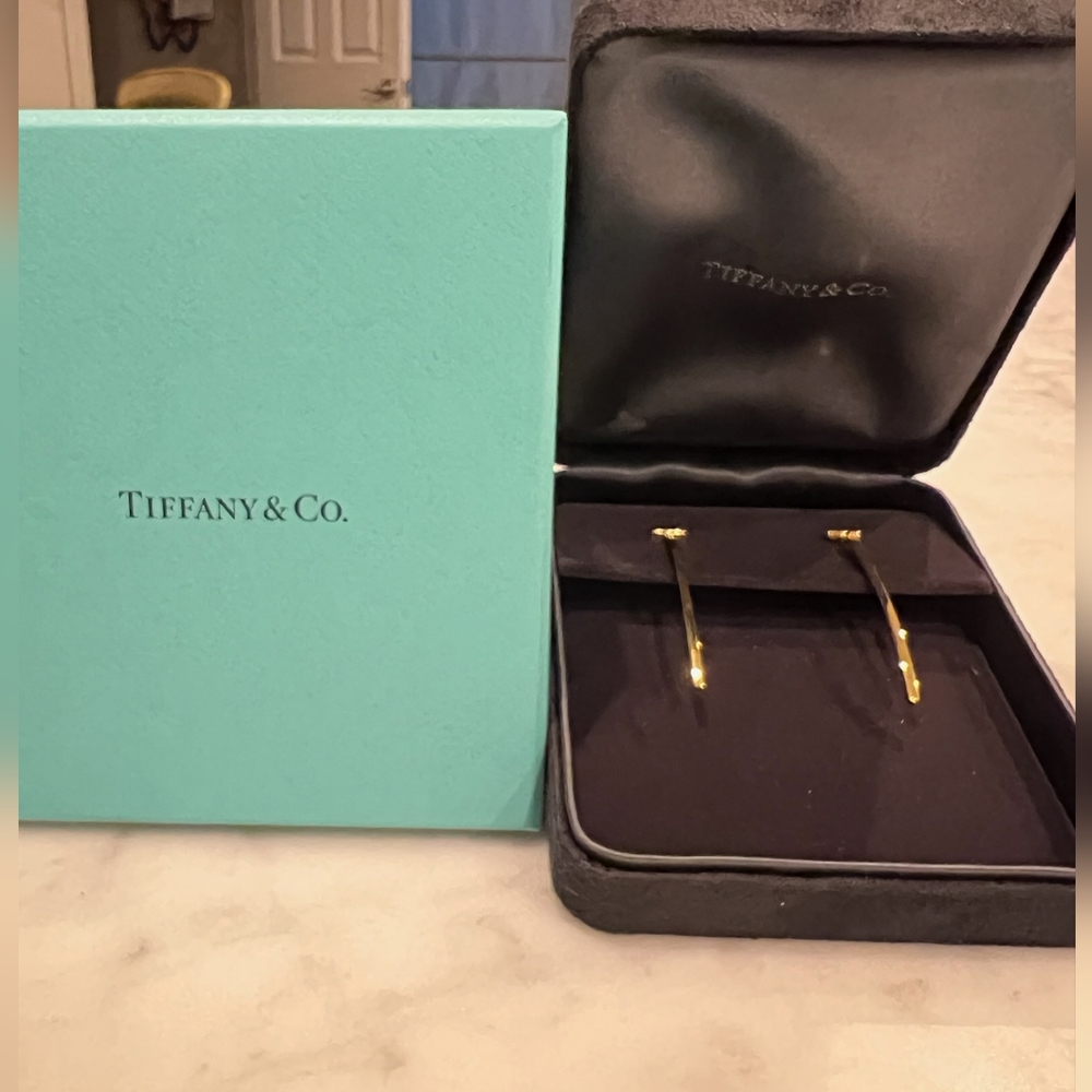 Tiffany & Co T bar swing earrings 18k gold